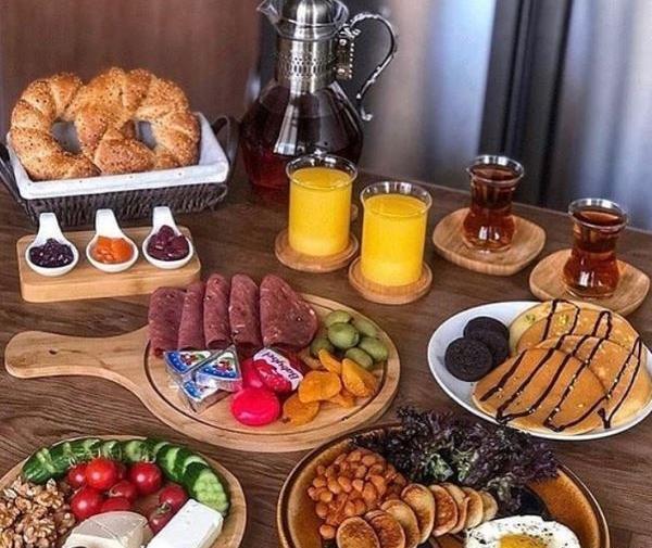 عکس یک صبحانه لاکچری