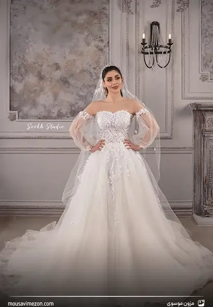 عکس لباس عروس با یقه دلبری