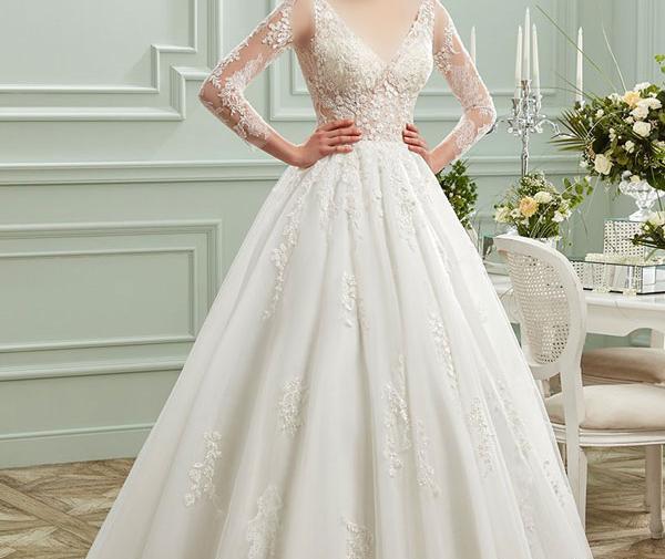 عکس لباس عروس با یقه دلبری