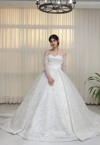 عکس مدل لباس عروس یقه دلبری