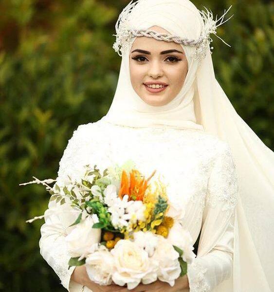 عکس لباس عروس تاج دار