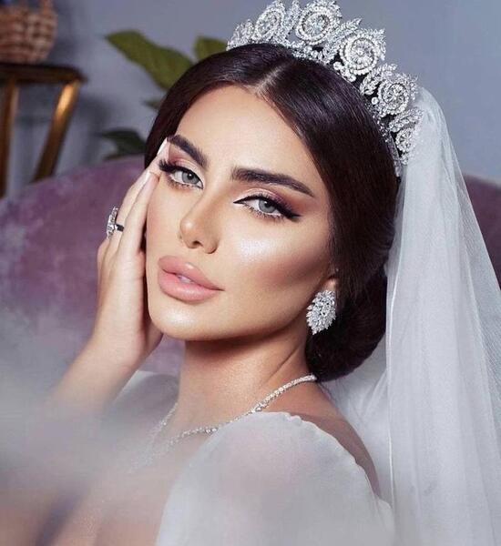 عکس لباس عروس تاج دار