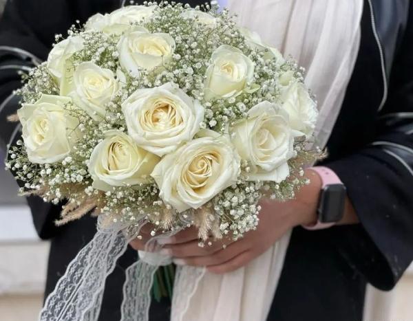 عکس دسته گل و لباس عروس
