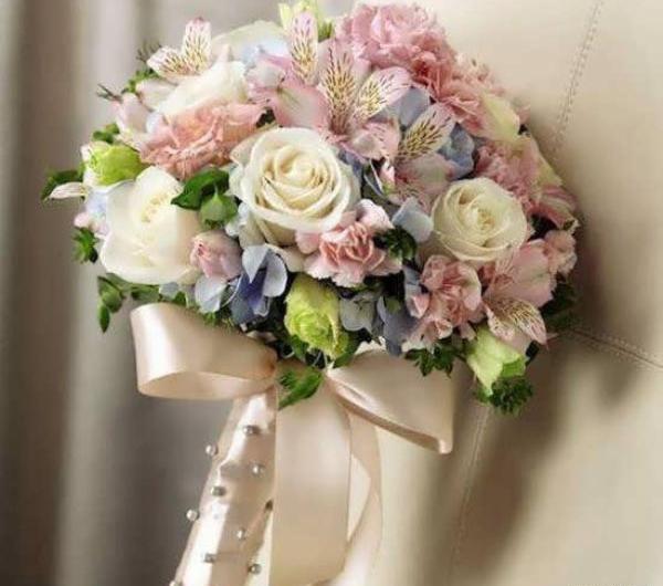 عکس دسته گل و لباس عروس