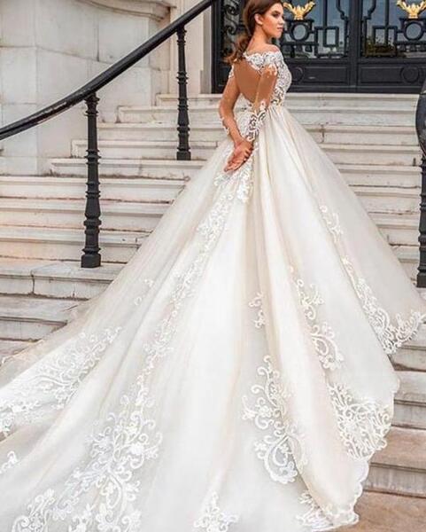 عکس از لباس عروس دکلته