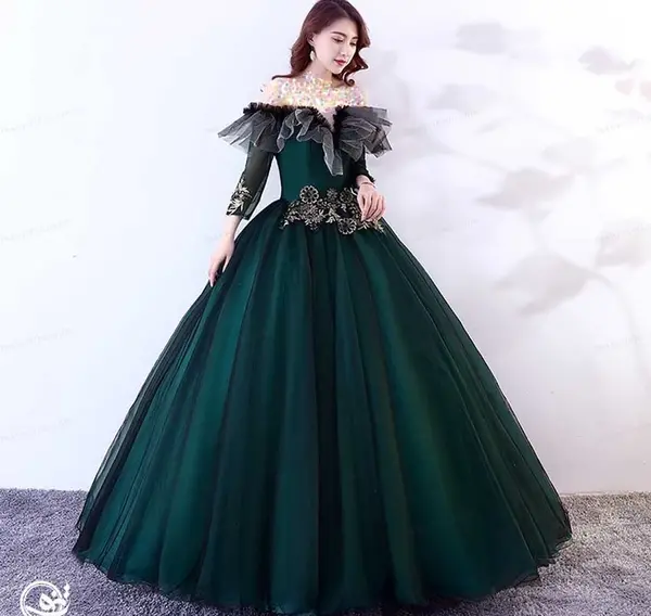 عکس از لباس عروس ابی