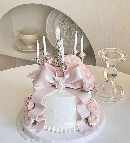 عکس کیک زنانه لاکچری