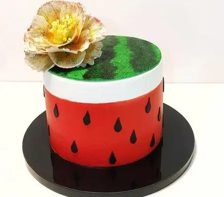 عکس کیک شب یلدا برای مدرسه