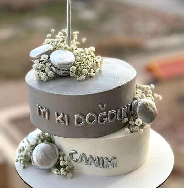 عکس کیک طلایی و نقره ای