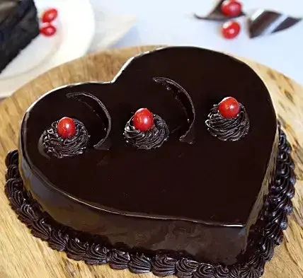 عکس کیک کاکائویی دخترانه
