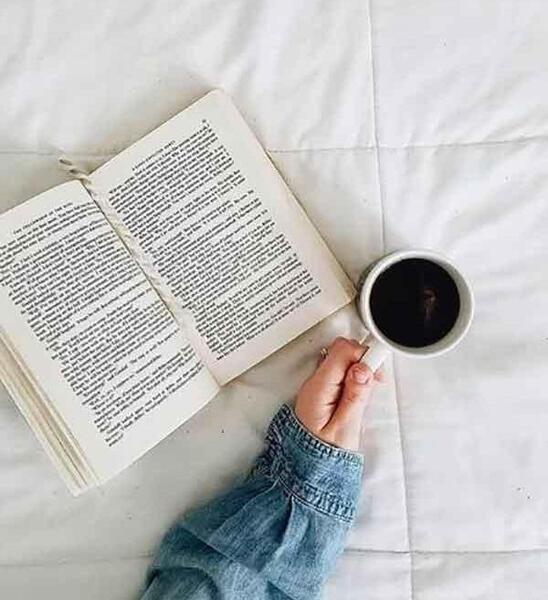 عکس کتاب خواندن فیک