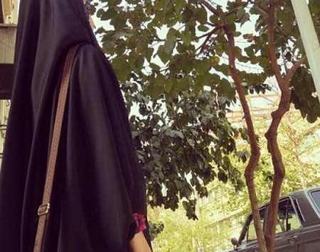 عکس پروفایل دختر چادری با گل نرگس
