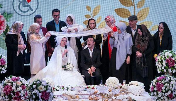 عکس پروفایل دختر چادری با گل نرگس