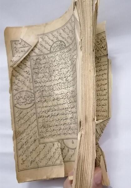 عکس کتاب خطی قدیمی