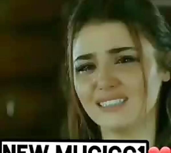 عکس هانده ارچل با گریه