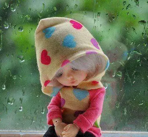 عکس عروسک گریه میکنه