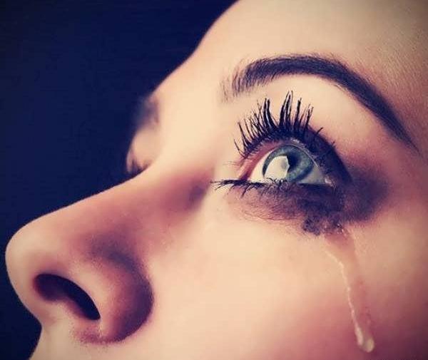 عکس نوشته خون گریه میکنم