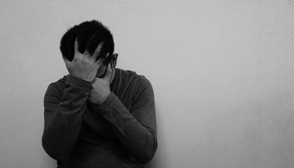 عکس پروفایل پسرانه گریه دار