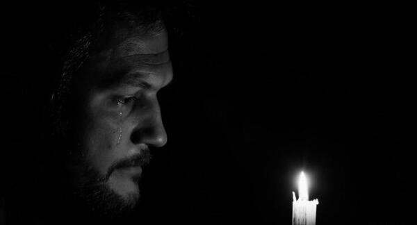 عکس گریه برای پروفایل پسرانه
