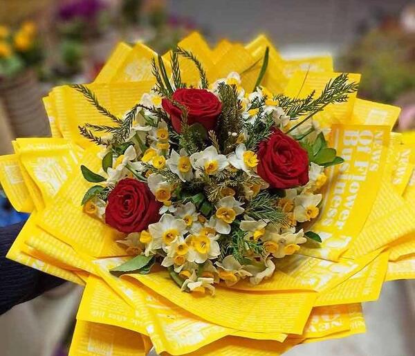 عکس دسته گل رز و نرگس