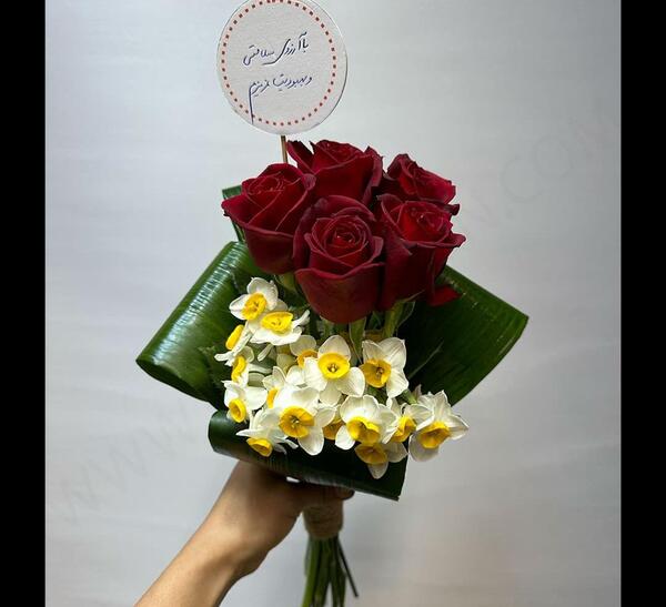 عکس دسته گل رز و نرگس