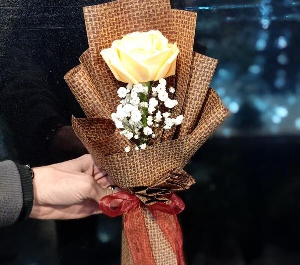 عکس دسته گل رز کوچک