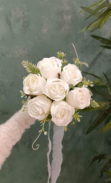 عکس دسته گل عروس رز سفید