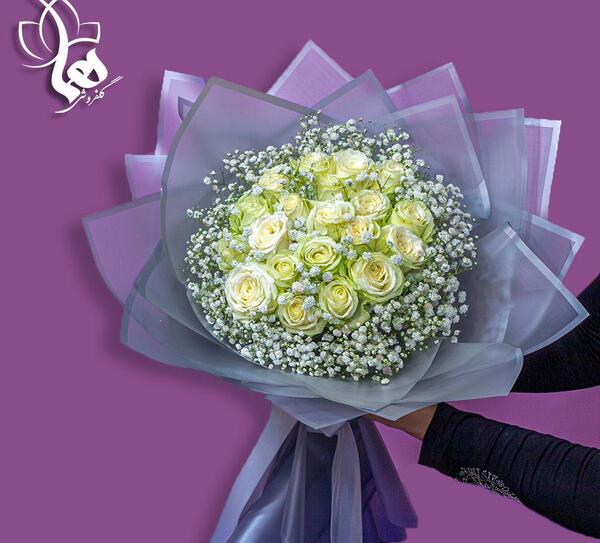 عکس شاخه گل رز برای هدیه
