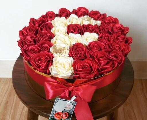 عکس حروف انگلیسی با گل رز
