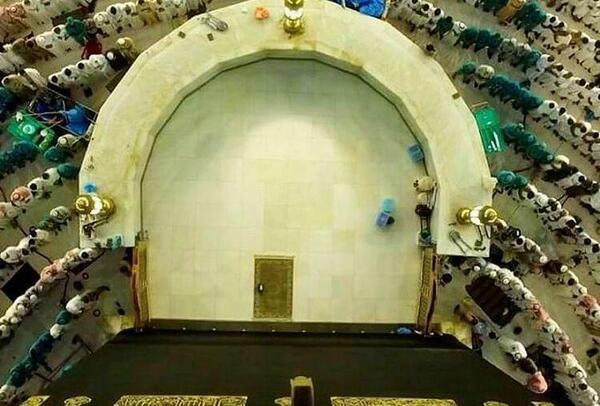 عکس داخل کعبه قبر کیست