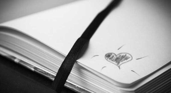 دانلود عکس کتاب سیاه سفید