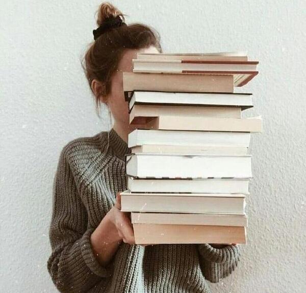 عکس از کتاب خواندن دختر
