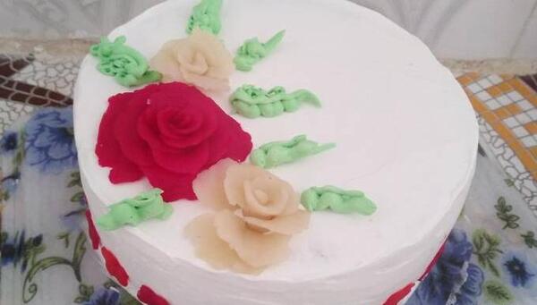 عکس کیک گل رز قرمز