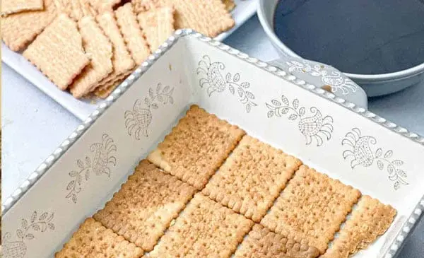 عکس کیک یخچالی با بیسکویت پتی بور