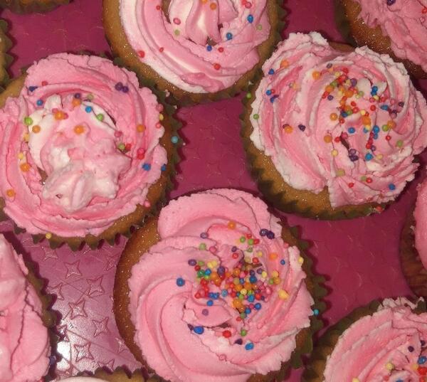 عکس کیک یزدی خامه ای