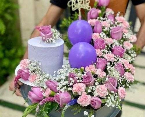 عکس تولد با کیک و گل