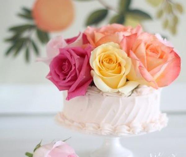عکس کیک با گل رز
