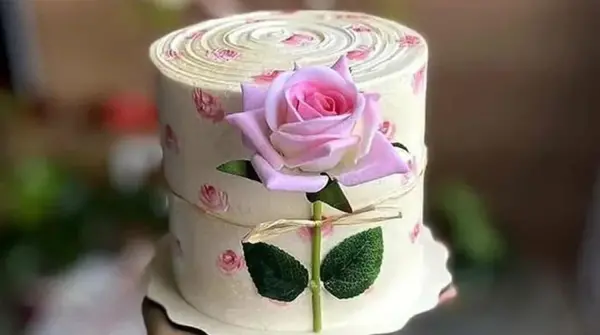 عکس کیک با گل رز