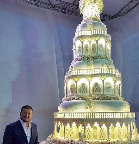 عکس کیک ۱۰۰ طبقه ای