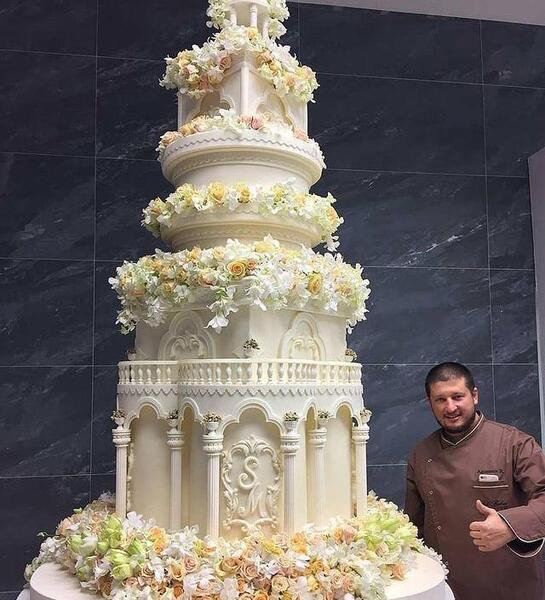 عکس کیک ۱۰۰ طبقه ای