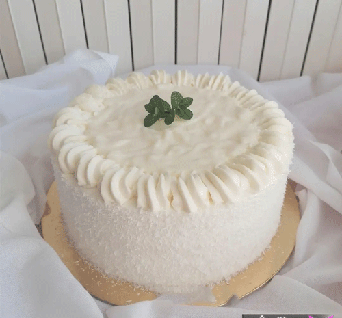 عکس کیک طوسی و سفید