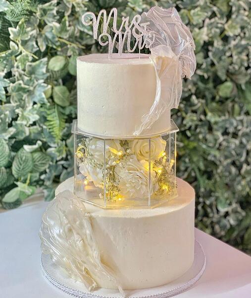 عکس کیک ۲۰ طبقه ای