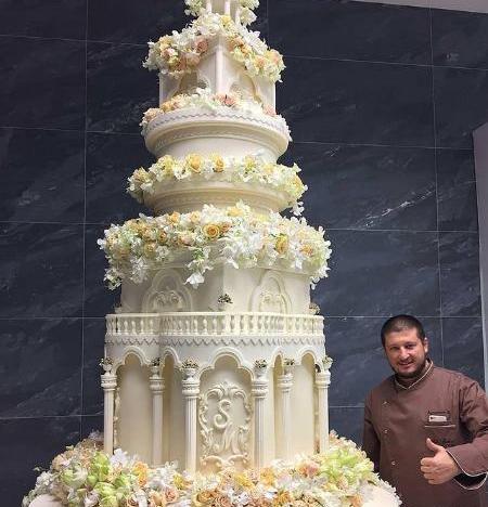 عکس کیک صد طبقه ای