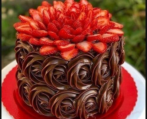 عکس کیک شکلاتی تولد دخترانه