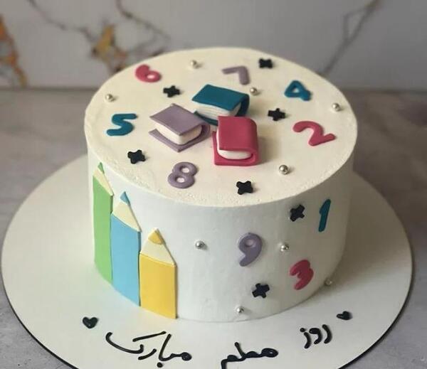 عکس نقاشی کیک چهار طبقه
