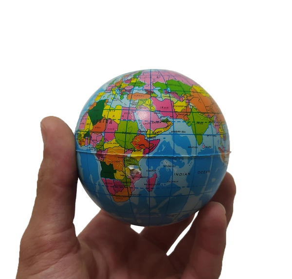 عکس کارتونی کره ی زمین