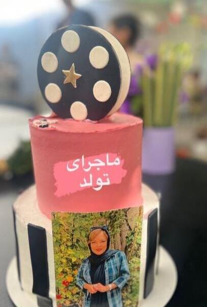 عکس هنری با کیک تولد