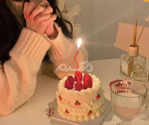 کیک ژست عکس تولد هنری