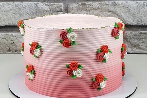 عکس کیک تولد با گل رز