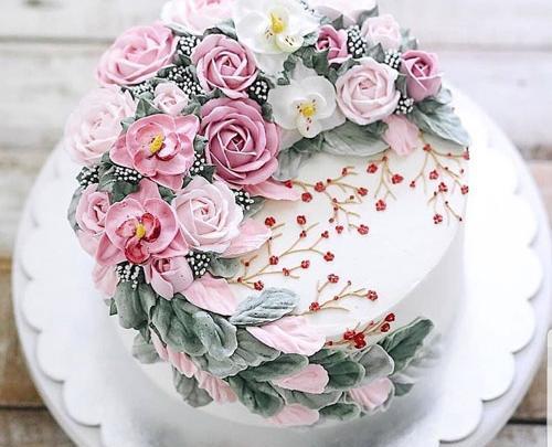 عکس کیک تولد با گل رز